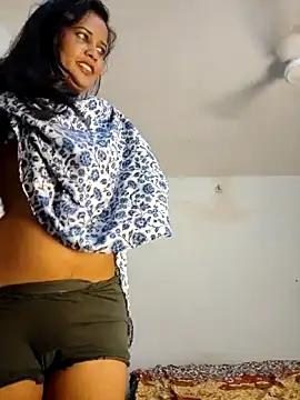 cute radhikaa online show from April 5, 2026, 9:16 am