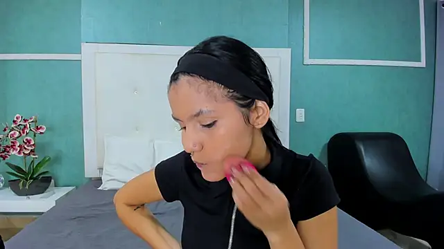 ania gomez online show from November 8, 2025, 12:52 pm