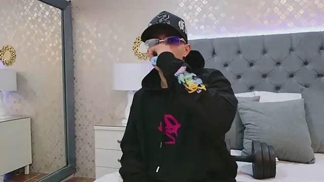 ZoeKrug online show from January 7, 2026, 7:08 pm