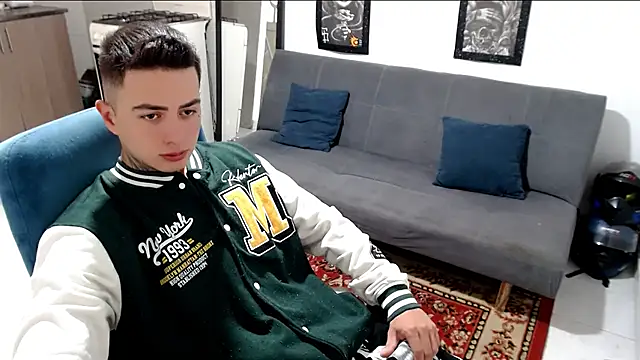 santii ss online show from November 30, 2025, 3:57 pm