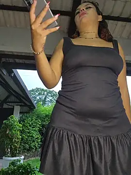 Snapshot of Yessica_Lopezz chatting on March 27, 2026, 11:33 am Yessica Lopezz online show from March 27, 2026, 11:33 am