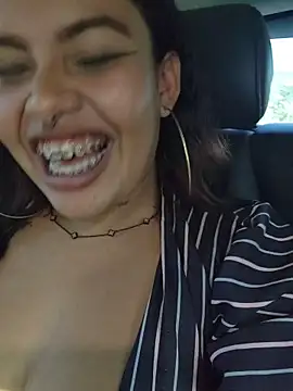 Snapshot of Yessica_Lopezz chatting on April 1, 2026, 1:41 pm Yessica Lopezz online show from April 1, 2026, 1:41 pm