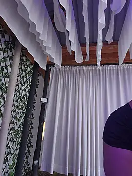 Snapshot of Yessica_Lopezz chatting on April 13, 2026, 12:42 pm Yessica Lopezz online show from April 13, 2026, 12:42 pm