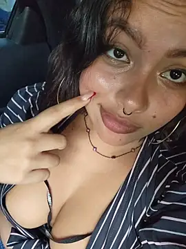 Snapshot of Yessica_Lopezz chatting on April 1, 2026, 1:01 pm Yessica Lopezz online show from April 1, 2026, 1:01 pm