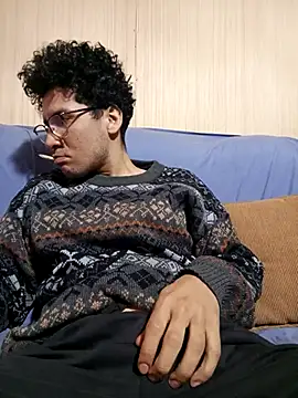 LecheDeSoya666 online show from September 30, 2025, 1:00 am