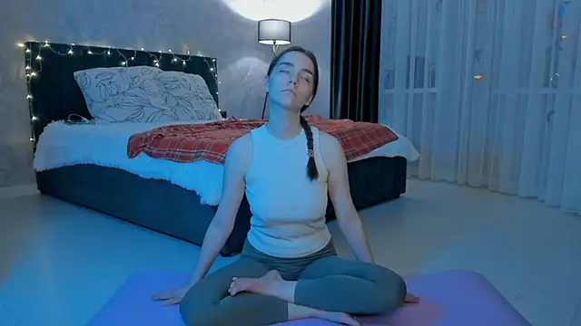 Snapshot of sweete_chantal chatting on October 24, 2025, 5:23 pm sweete chantal online show from October 24, 2025, 5:23 pm