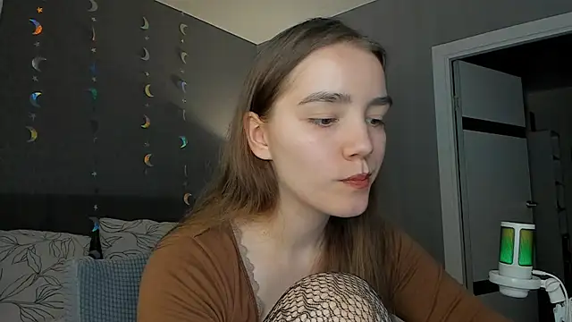 Snapshot of sweete_chantal chatting on June 23, 2026, 7:34 pm sweete chantal online show from June 23, 2026, 7:34 pm