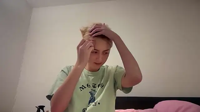 Snapshot of Kitty_Swetty chatting on January 7, 2026, 6:57 pm Kitty Swetty online show from January 7, 2026, 6:57 pm