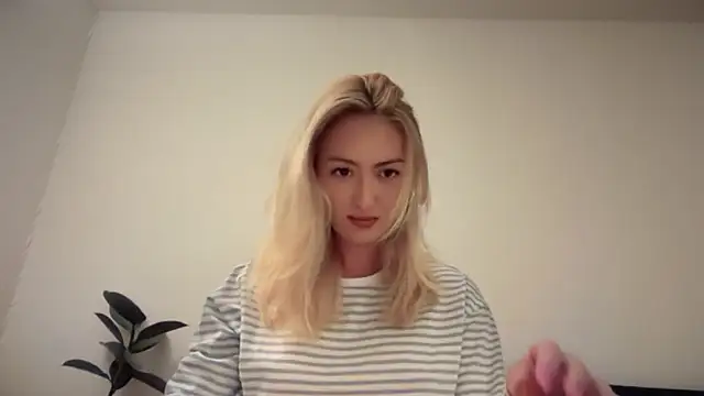 Kitty Swetty online show from April 15, 2026, 8:31 pm