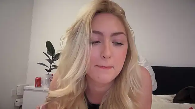 Kitty Swetty online show from March 10, 2026, 9:30 pm