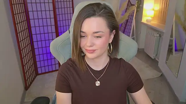 AvaFlower online show from November 30, 2025, 3:13 pm