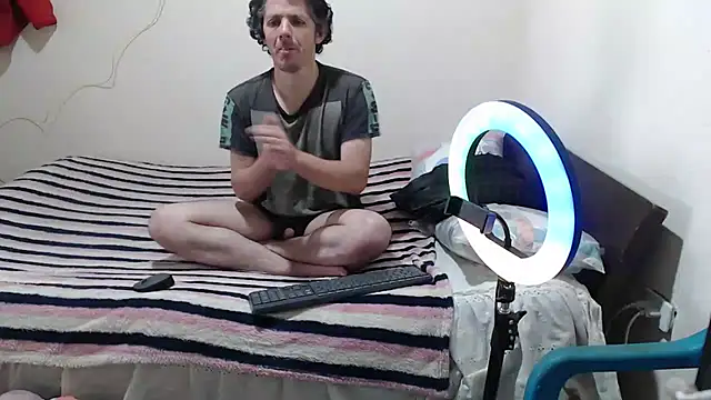 jade noah  online show from October 2, 2025, 2:09 pm