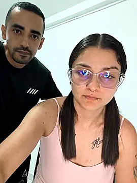 Coralinne   online show from April 14, 2026, 12:59 am