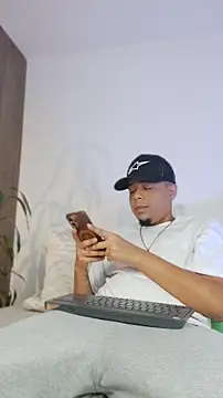 Snapshot of asmodeo_33 chatting on March 4, 2026, 5:04 am asmodeo 33 online show from March 4, 2026, 5:04 am