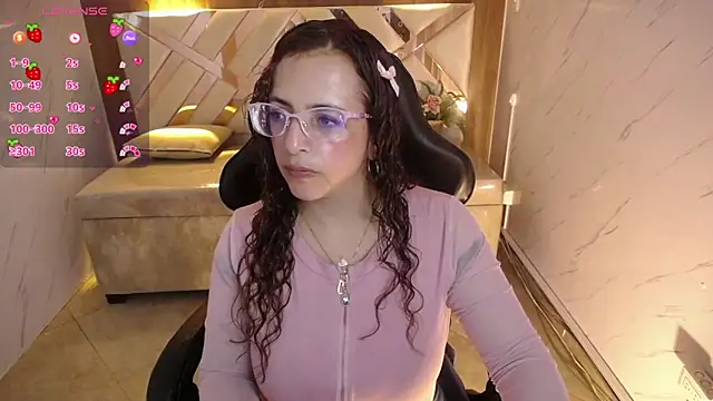  Evoni b online show from October 1, 2025, 7:40 pm