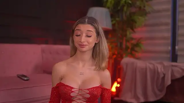 Snapshot of OdetteMason chatting on November 30, 2025, 6:14 am OdetteMason online show from November 30, 2025, 6:14 am