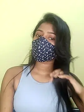 radhika2 online show from November 13, 2025, 8:46 pm