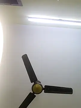 radhika2 online show from November 30, 2025, 8:42 pm