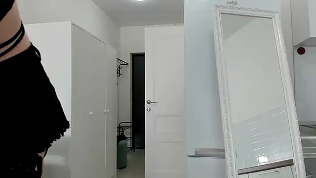 Kitty Player online show from October 11, 2025, 9:32 am