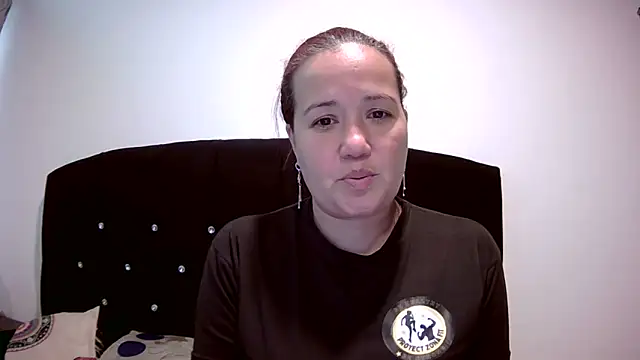 Snapshot of Gabrielajewel_ chatting on November 15, 2025, 5:17 pm Gabrielajewel online show from November 15, 2025, 5:17 pm