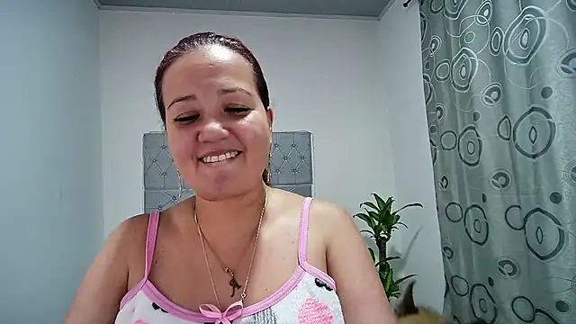 Snapshot of Gabrielajewel_ chatting on September 14, 2025, 1:33 pm Gabrielajewel online show from September 14, 2025, 1:33 pm