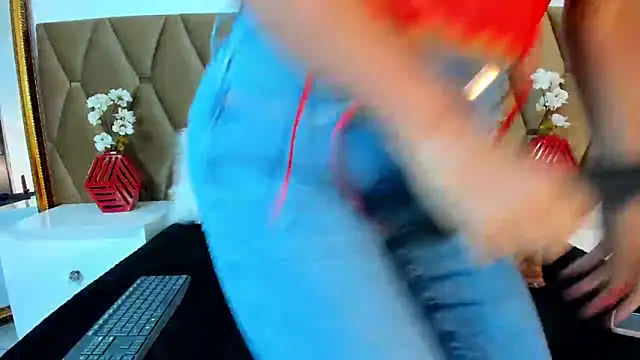 Snapshot of GiaAndretti chatting on March 14, 2026, 12:33 pm GiaAndretti online show from March 14, 2026, 12:33 pm