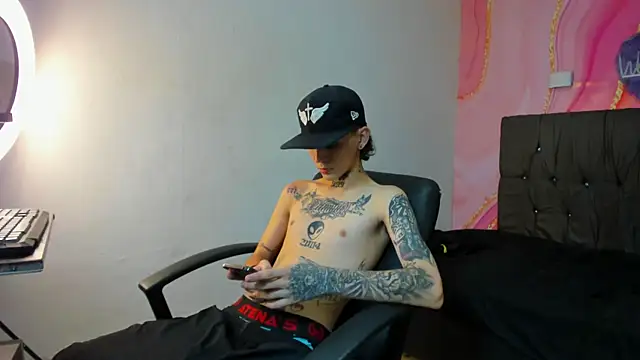 StraightBoy Nick online show from October 2, 2025, 8:34 pm