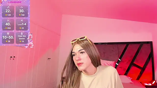 MarilynDupont online show from September 21, 2025, 4:17 am