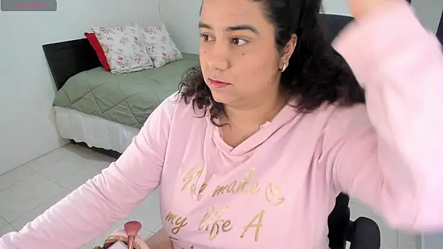 MariamCastiblanco online show from April 22, 2026, 8:26 pm