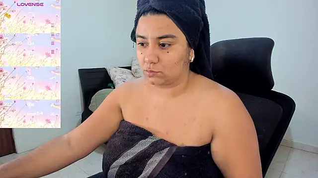 MariamCastiblanco online show from January 9, 2026, 6:59 pm