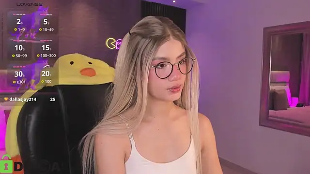 Arinextdoor online show from September 28, 2025, 11:55 pm