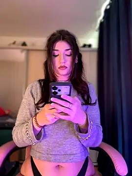 ScarletBloom  online show from October 5, 2025, 1:13 pm