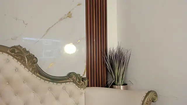 CoralieBronson online show from September 18, 2025, 8:01 pm