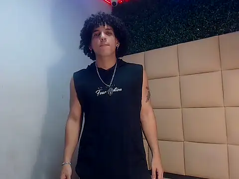 Xfire boy69 online show from October 8, 2025, 3:13 pm