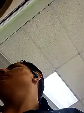 Zetaloco26 online show from October 5, 2025, 11:50 pm