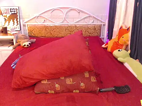 WILDDENNY1 online show from May 19, 2026, 1:56 am