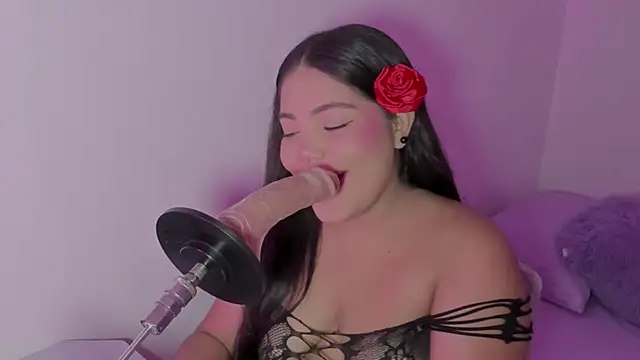 Lily hot25 online show from April 19, 2026, 10:16 am