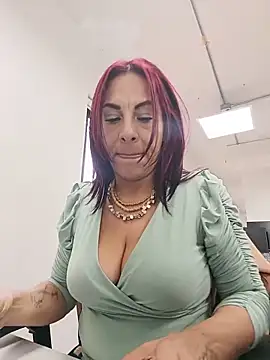  Kamy Hot online show from May 25, 2026, 1:32 pm