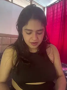 Snapshot of EmilyNoir1 chatting on June 3, 2026, 7:51 pm EmilyNoir1 online show from June 3, 2026, 7:51 pm