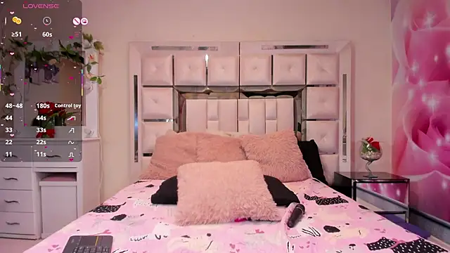 mia peyton online show from September 9, 2025, 8:18 pm