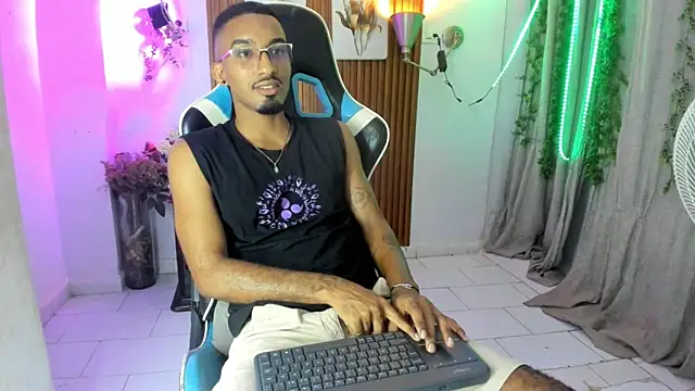 Darwin mayo online show from December 17, 2025, 5:29 pm