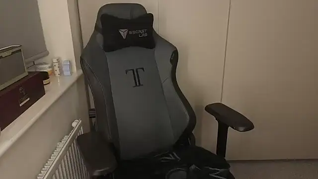 Lilly-Luscious online show from October 15, 2025, 6:16 pm