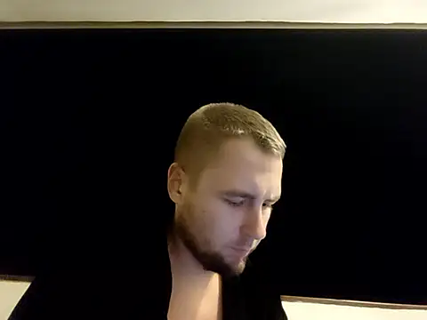 Snapshot of Vladyslav30 chatting on October 28, 2025, 10:31 pm Vladyslav30 online show from October 28, 2025, 10:31 pm