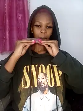 Snapshot of GoldSnowXxX chatting on April 17, 2026, 5:38 pm GoldSnowXxX online show from April 17, 2026, 5:38 pm