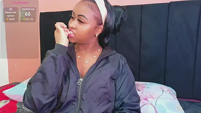 MySugarmoomy online show from April 15, 2026, 3:01 am