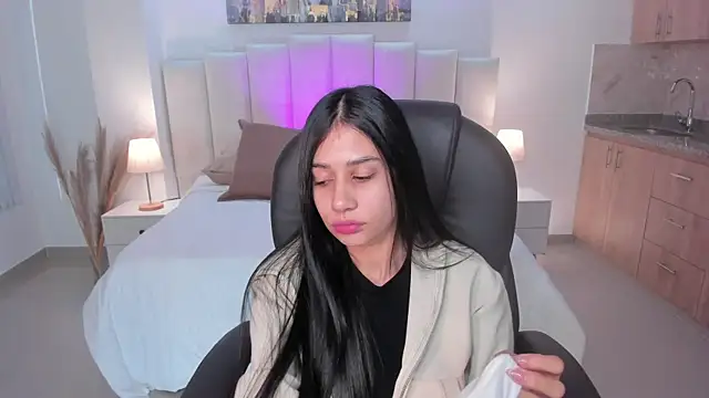 miranda crawfor online show from October 8, 2025, 12:28 pm