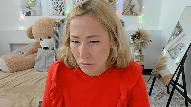 AstraMonroe online show from March 12, 2026, 9:57 am