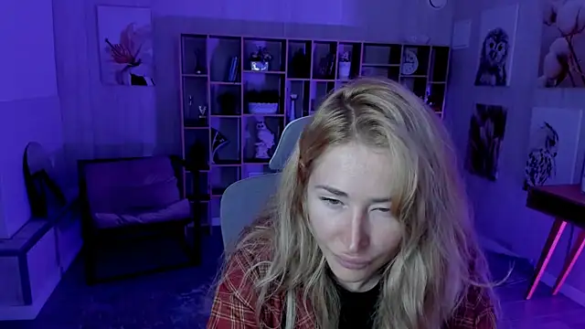 AstraMonroe online show from September 21, 2025, 10:31 am