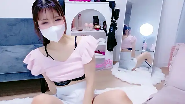 Snapshot of -Nyanko-chan- chatting on June 16, 2026, 11:21 am -Nyanko-chan- online show from June 16, 2026, 11:21 am