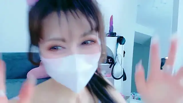 Snapshot of -Nyanko-chan- chatting on June 1, 2026, 11:15 pm -Nyanko-chan- online show from June 1, 2026, 11:15 pm